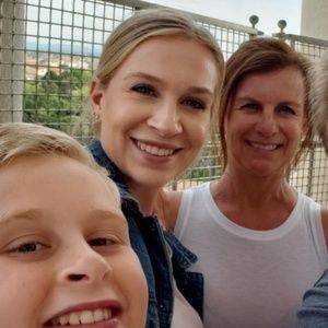 Meet your Posher, Sherry